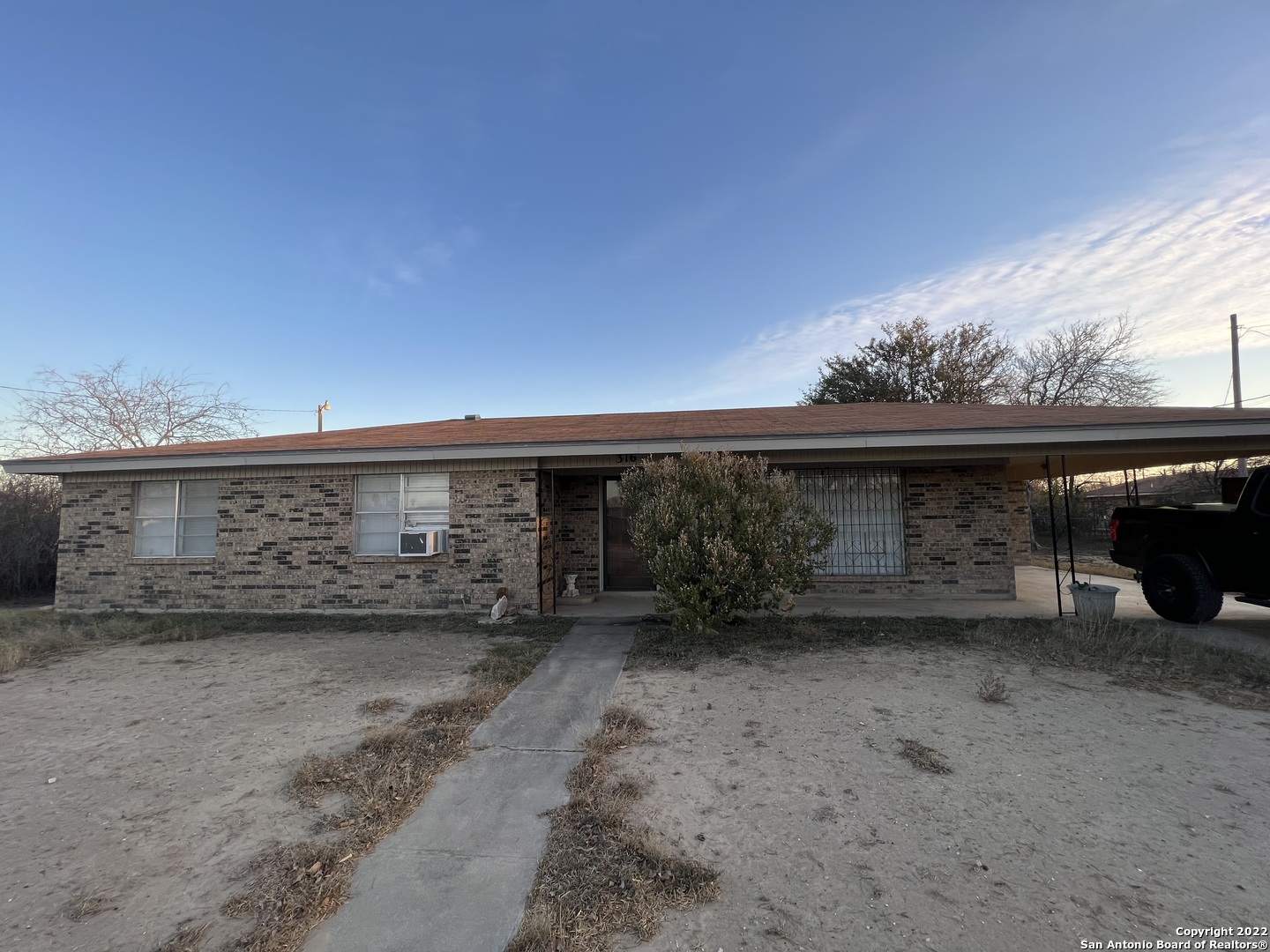 316 E Sabine Street Crystal City TX 78839