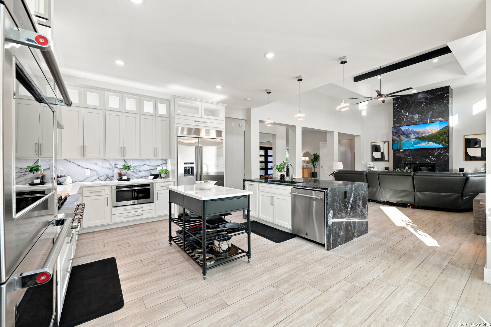 1101 Montecito Bulverde TX 78163
