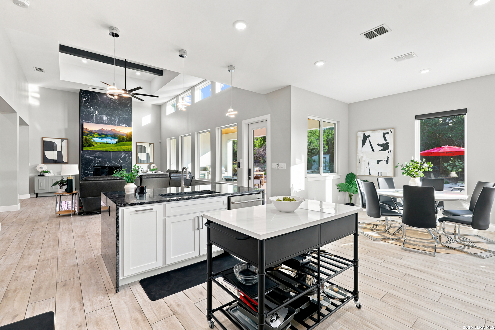 1101 Montecito Bulverde TX 78163