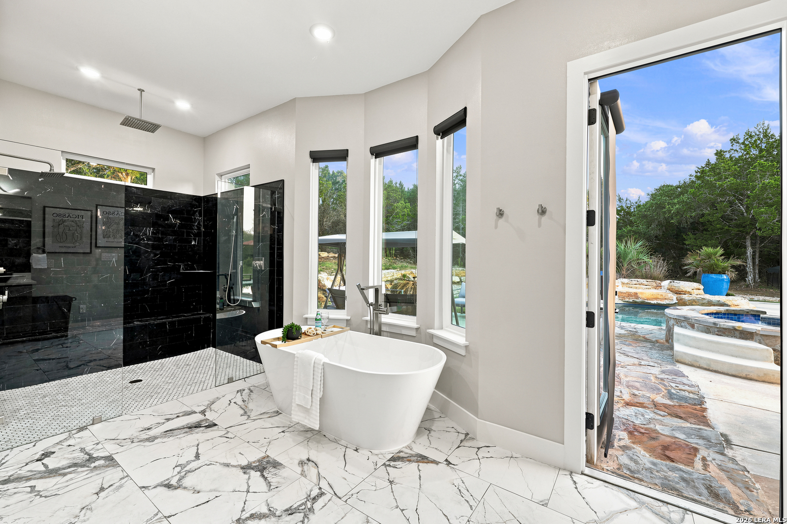 1101 Montecito Bulverde TX 78163