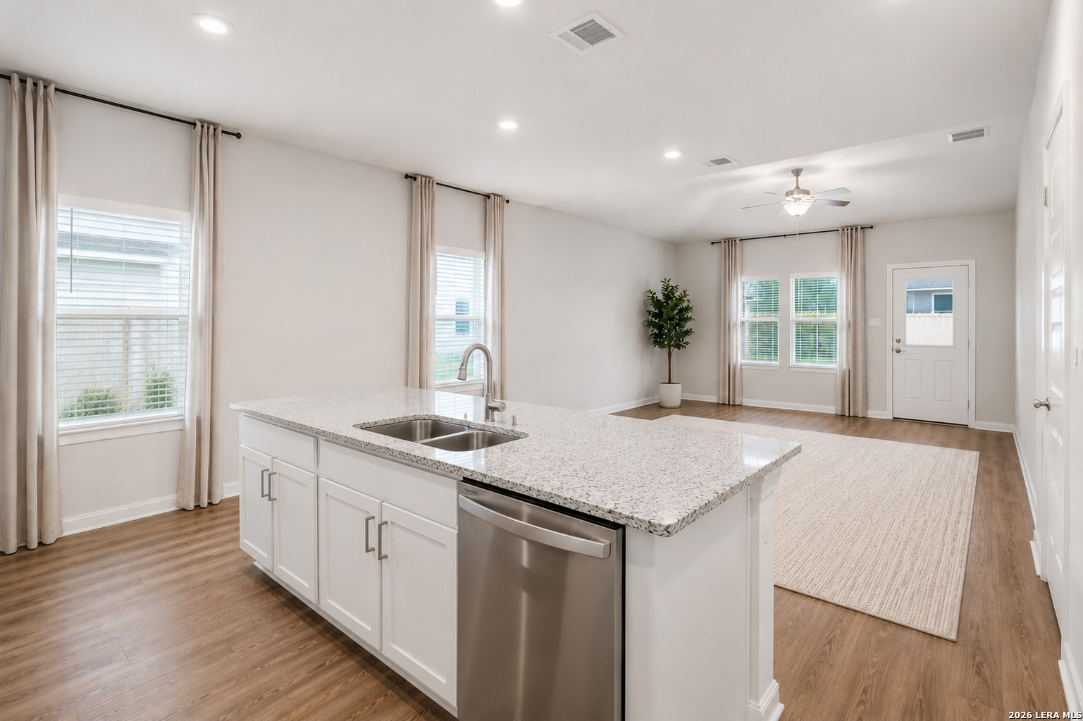 827 Laurel Run San Antonio TX 78219