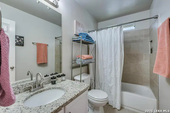 627 Claude W Black San Antonio TX 78203