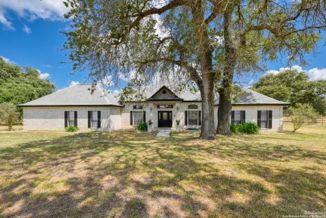 619 Lake Valley Drive La Vernia TX 78121