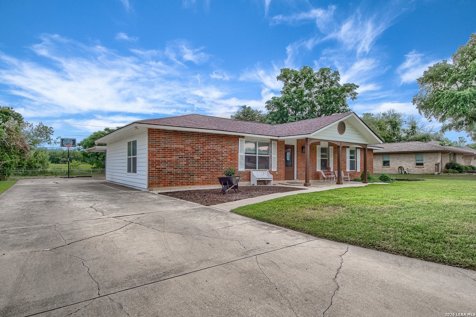 127 Hillcrest Drive La Vernia TX 78121
