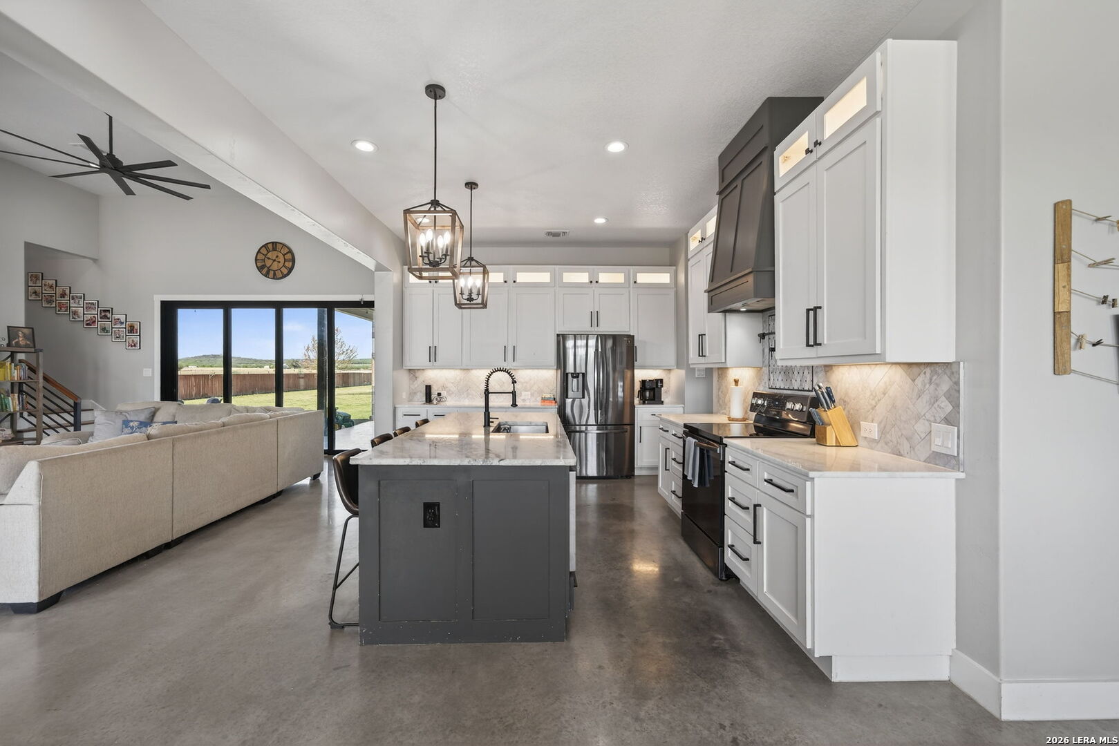 2493 County Road 4713 Lacoste TX 78039
