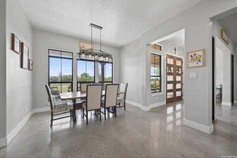 2493 County Road 4713 Lacoste TX 78039