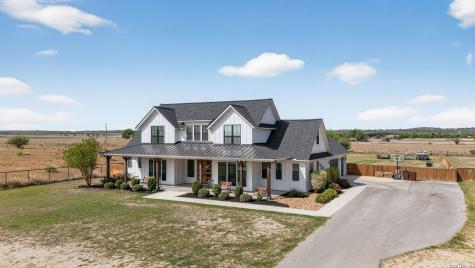 2493 County Road 4713 Lacoste TX 78039