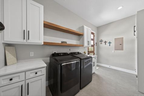2493 County Road 4713 Lacoste TX 78039