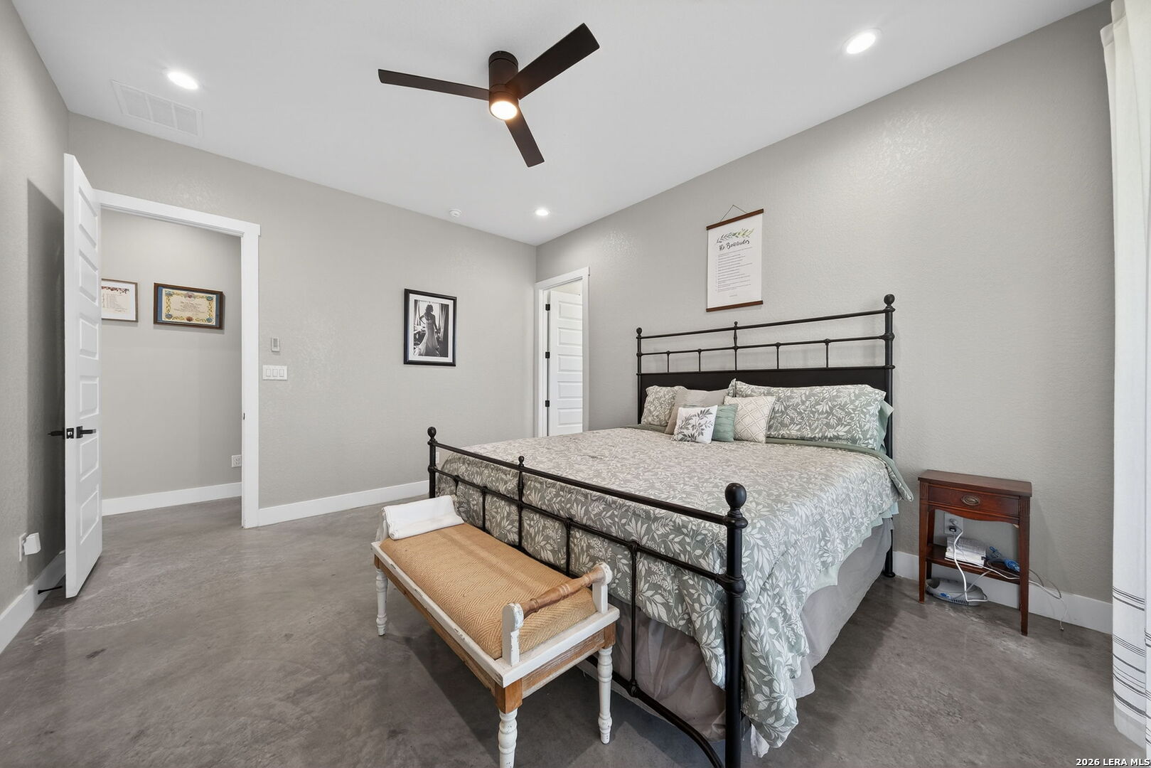 2493 County Road 4713 Lacoste TX 78039