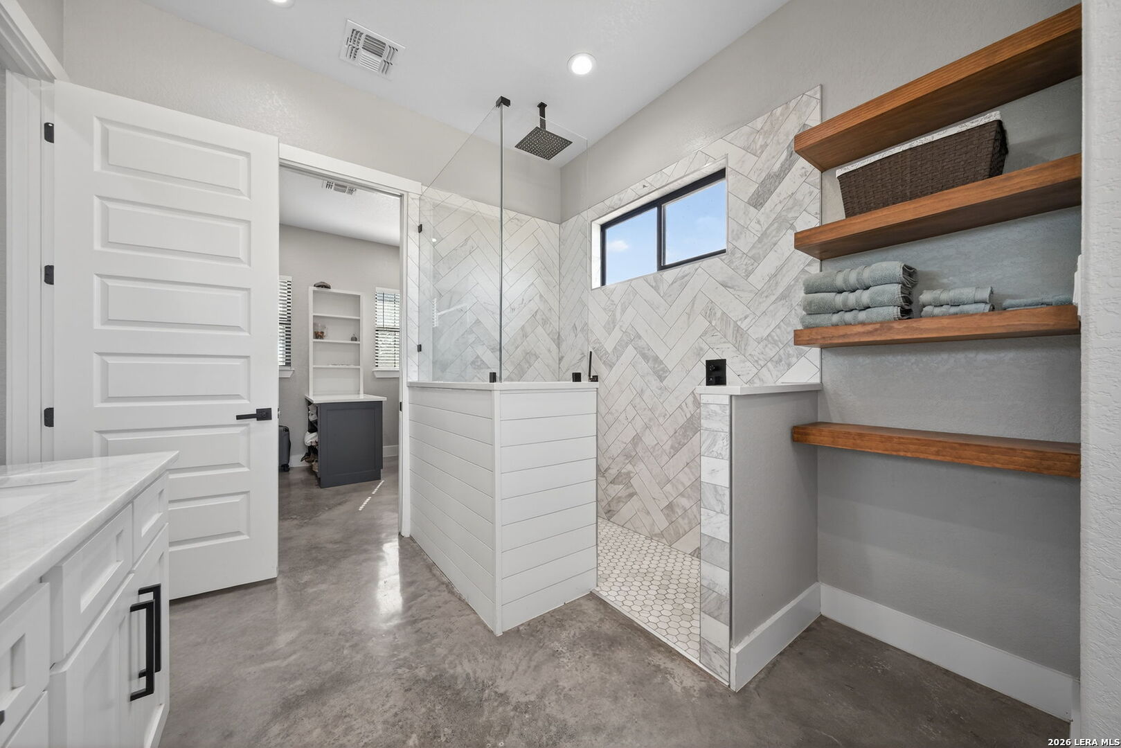2493 County Road 4713 Lacoste TX 78039