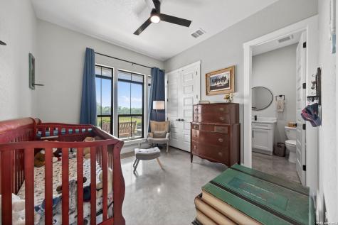 2493 County Road 4713 Lacoste TX 78039