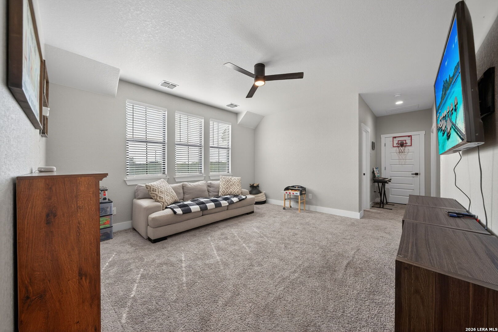 2493 County Road 4713 Lacoste TX 78039