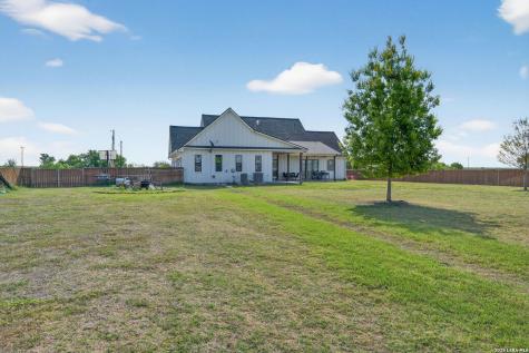 2493 County Road 4713 Lacoste TX 78039
