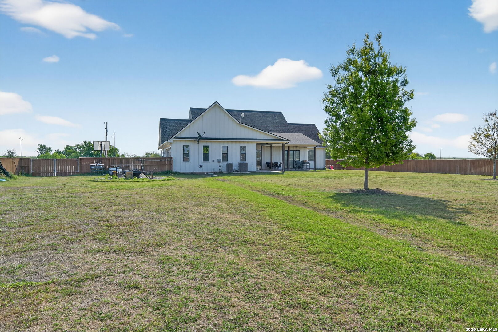 2493 County Road 4713 Lacoste TX 78039