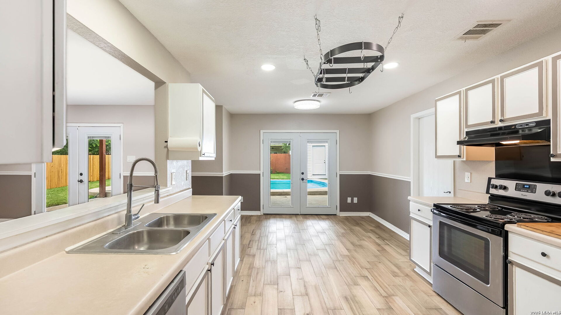 422 Centro Hermosa San Antonio TX 78245