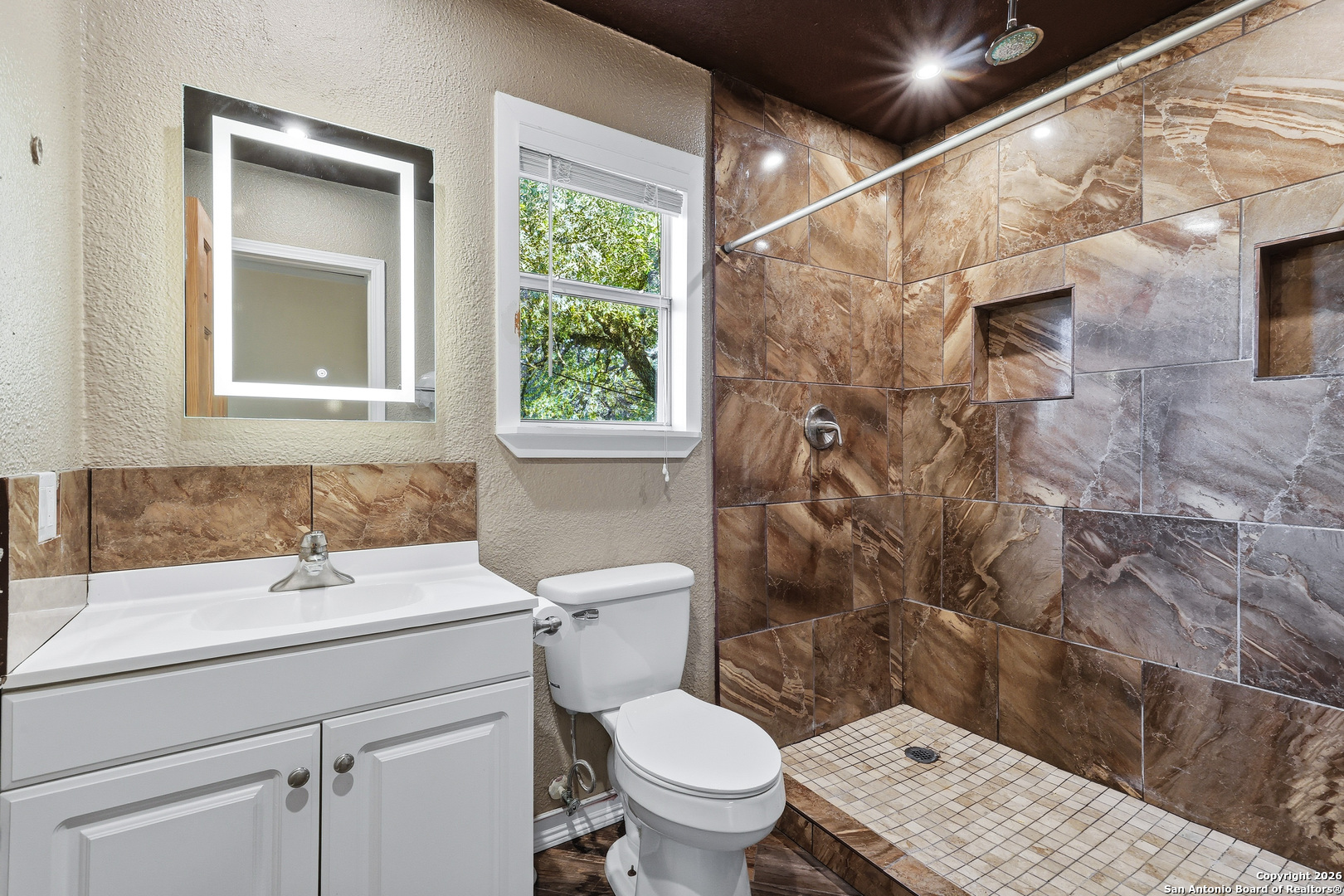 622 Pebble Beach Lakehills TX 78063