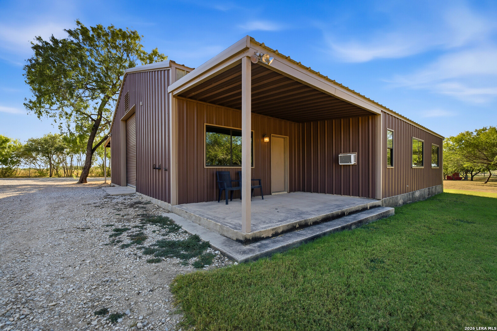 106 County Road 253 Poth TX 78147