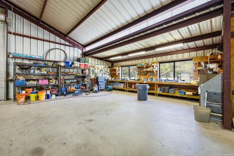 106 County Road 253 Poth TX 78147