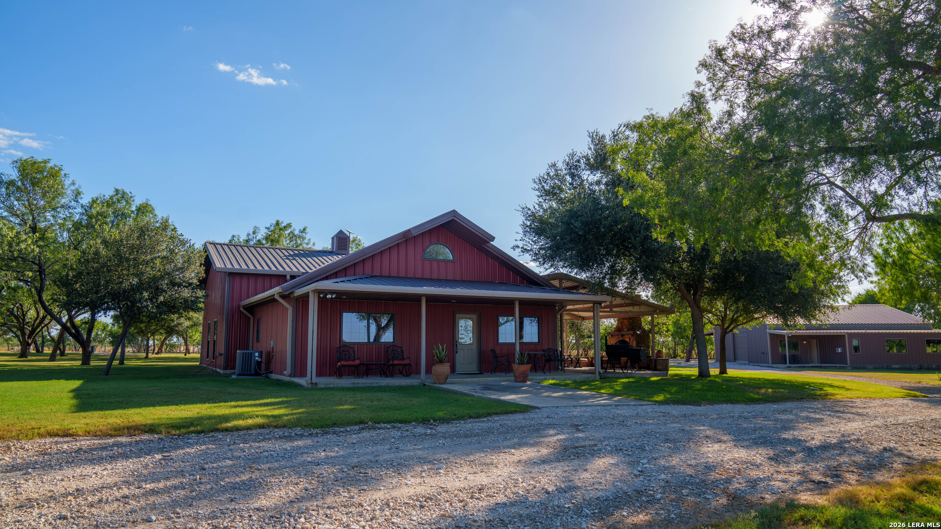 106 County Road 253 Poth TX 78147