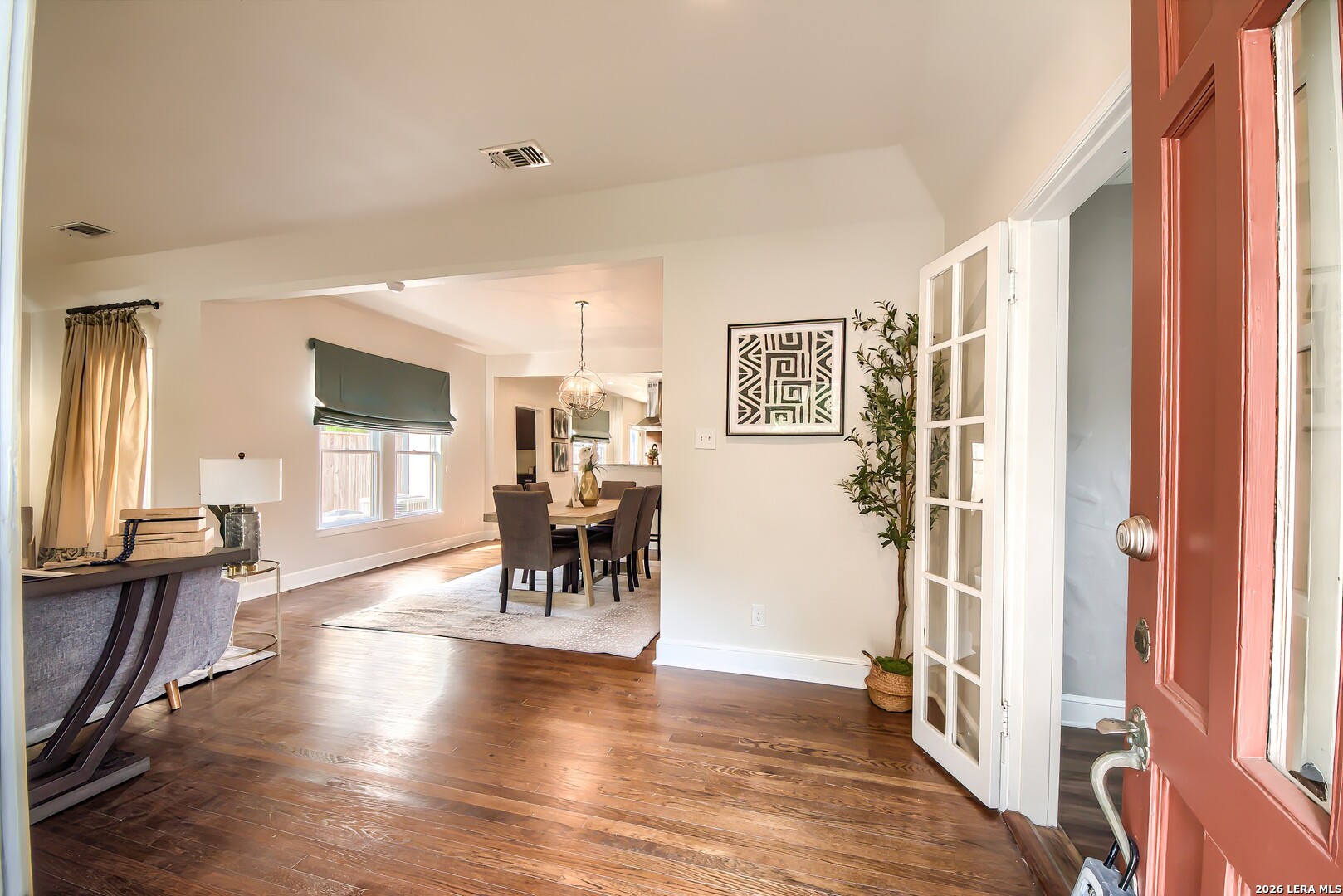 811 E Magnolia Avenue San Antonio TX 78212