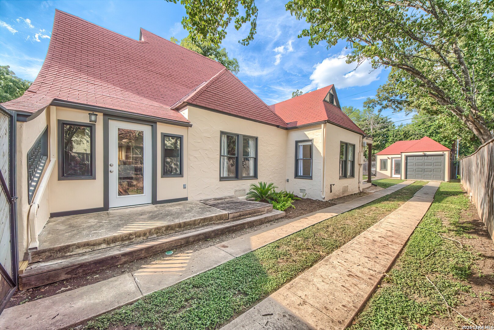 811 E Magnolia Avenue San Antonio TX 78212