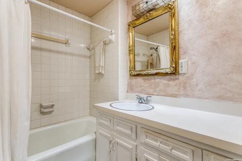 231 E Sunset San Antonio TX 78209