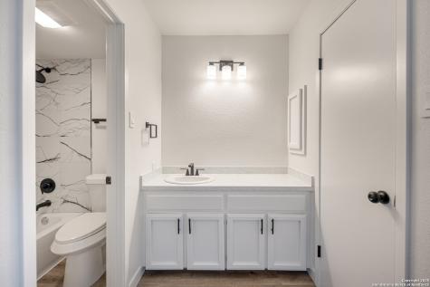 6022 Royal Wood San Antonio TX 78239