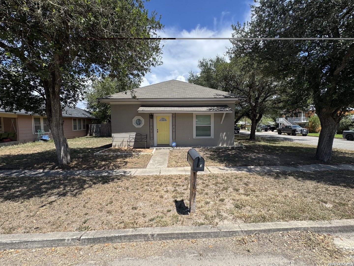 423 S 6th Street Kenedy TX 78119