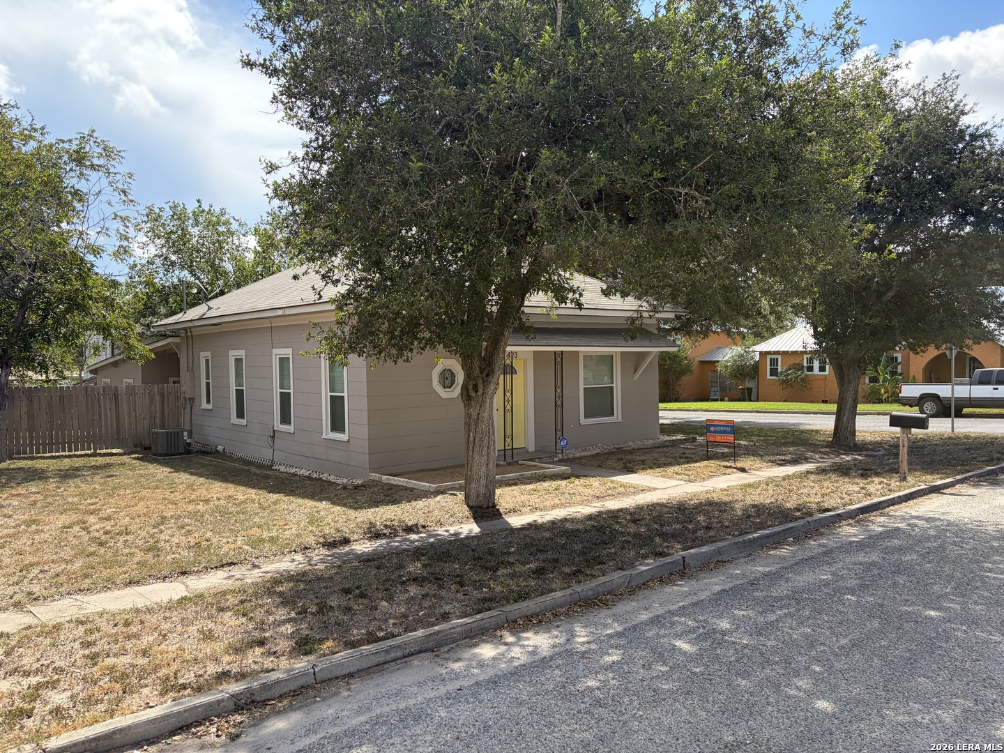 423 S 6th Street Kenedy TX 78119