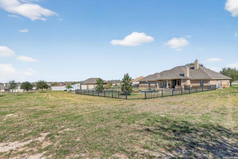 121 Abrego Mount Floresville TX 78114