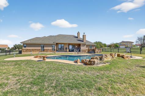 121 Abrego Mount Floresville TX 78114