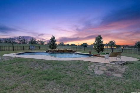 121 Abrego Mount Floresville TX 78114