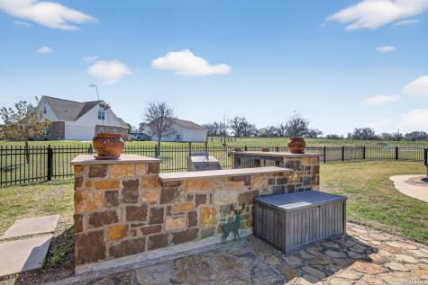 121 Abrego Mount Floresville TX 78114