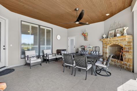 121 Abrego Mount Floresville TX 78114