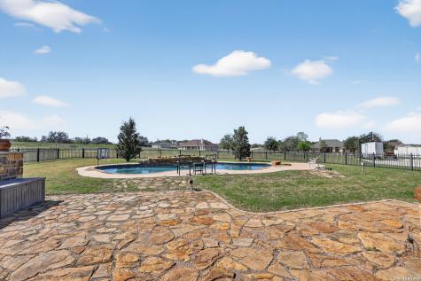 121 Abrego Mount Floresville TX 78114