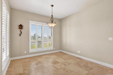 121 Abrego Mount Floresville TX 78114