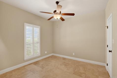 121 Abrego Mount Floresville TX 78114