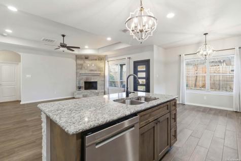 570 Forest Crest Canyon Lake TX 78133