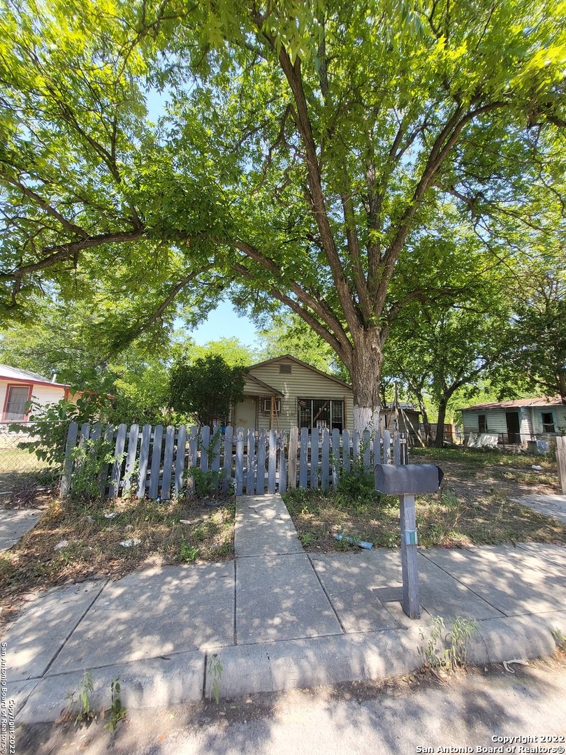 227 Southlawn Avenue San Antonio TX 78237