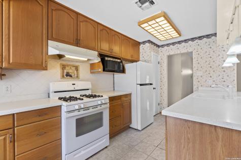7337 Leading Oaks Street Live Oak TX 78233