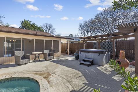 7337 Leading Oaks Street Live Oak TX 78233