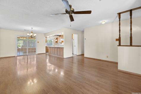 7337 Leading Oaks Street Live Oak TX 78233