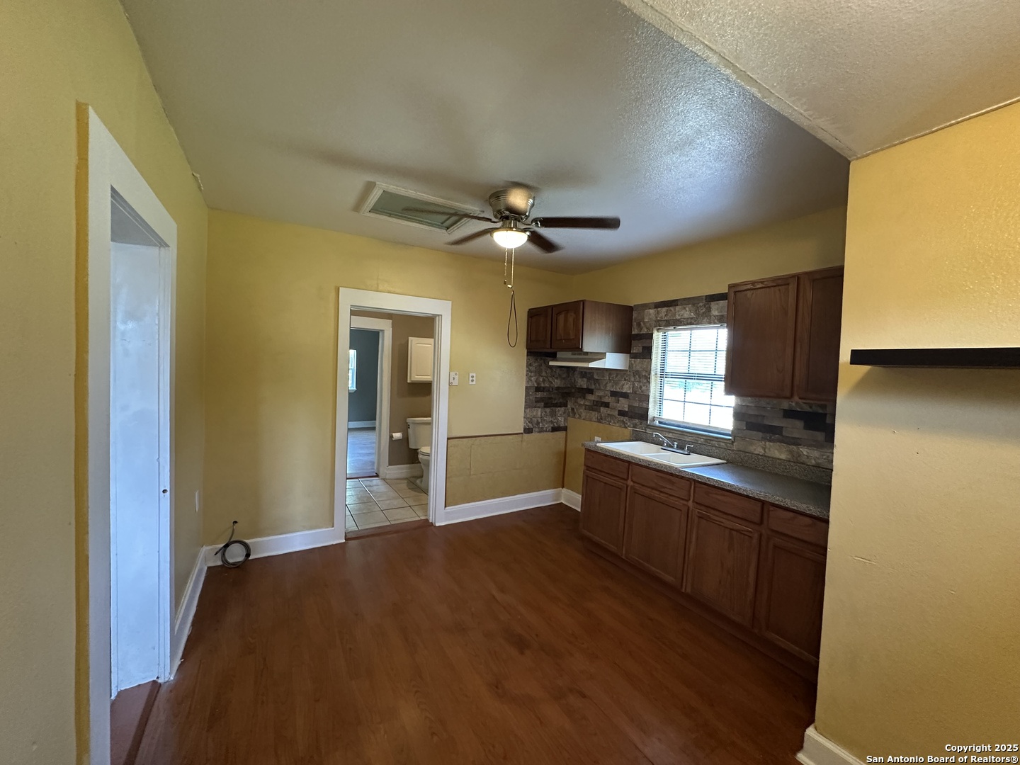 955 Steves San Antonio TX 78210