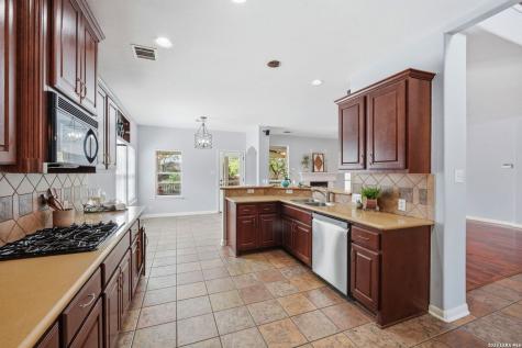 9116 Perdernales Rio Helotes TX 78023