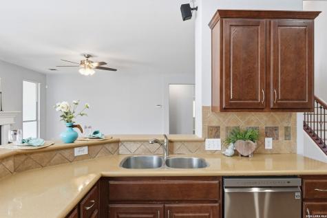 9116 Perdernales Rio Helotes TX 78023