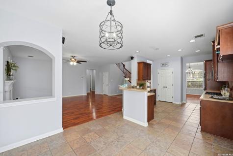 9116 Perdernales Rio Helotes TX 78023