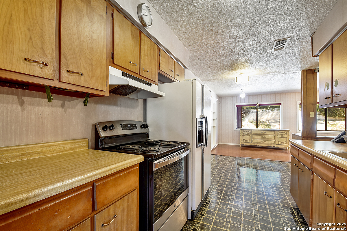 323 Shin Oak Live Oak TX 78233