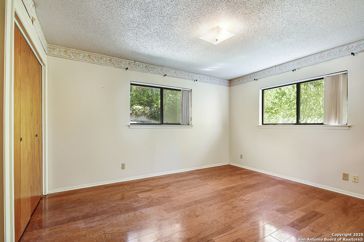323 Shin Oak Live Oak TX 78233