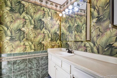 323 Shin Oak Live Oak TX 78233
