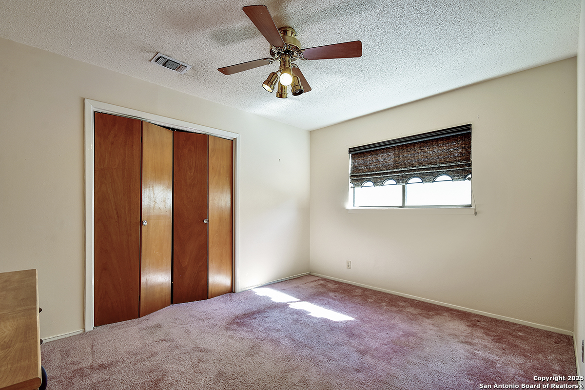 323 Shin Oak Live Oak TX 78233